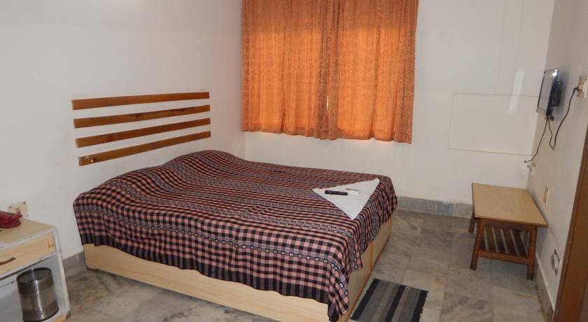 uttam Guest House, Guwahati 4
